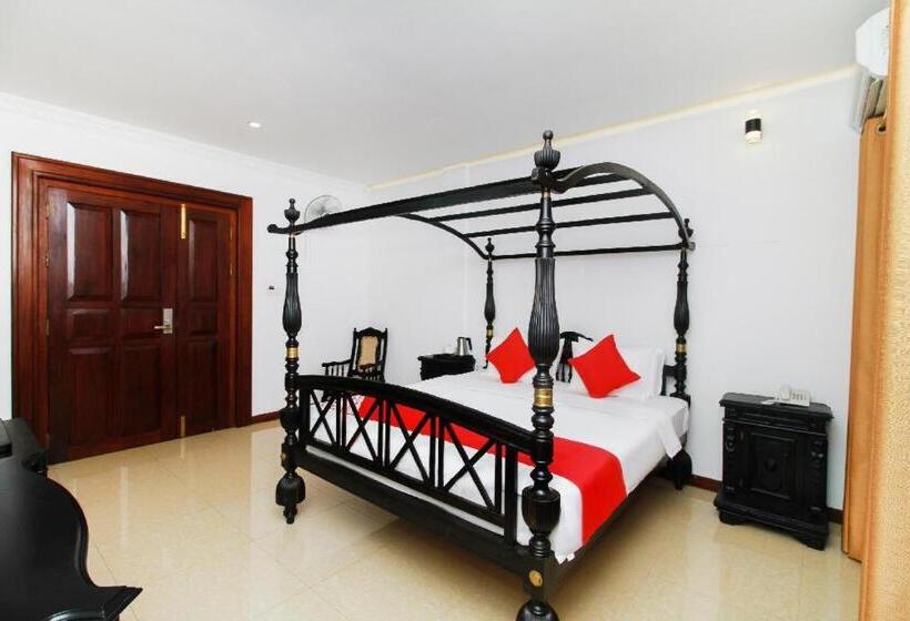 Отель Queensbury Malabe