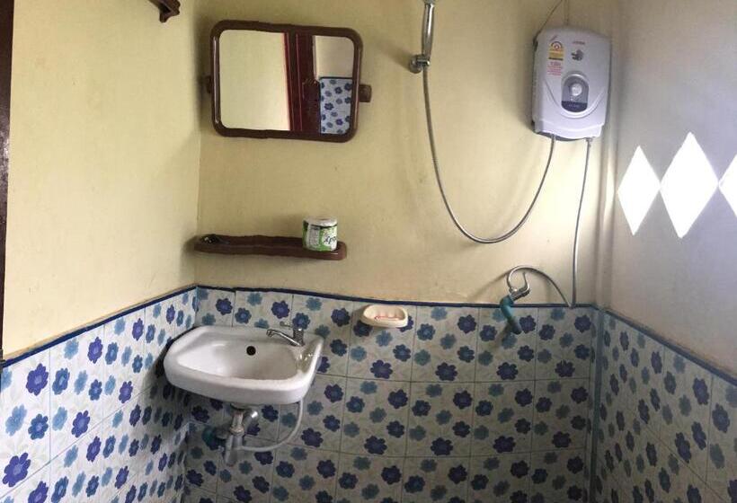 پانسیون Somphamit Guesthouse
