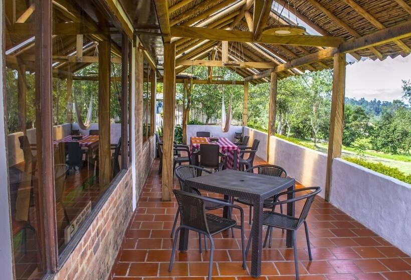 פנסיון Monte Verde Cabañas & Camping
