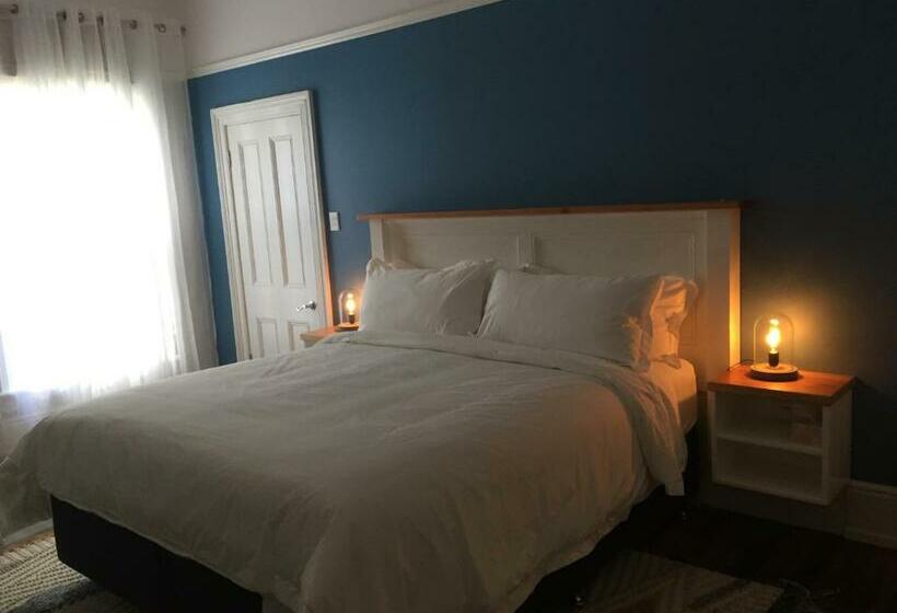 تختخواب و صبحانه Harrison House