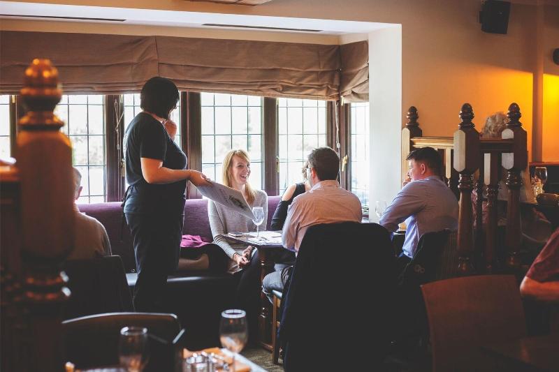 تختخواب و صبحانه The Throckmorton