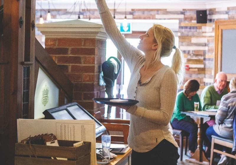 تختخواب و صبحانه The Throckmorton