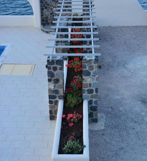 هتل Agia Irini