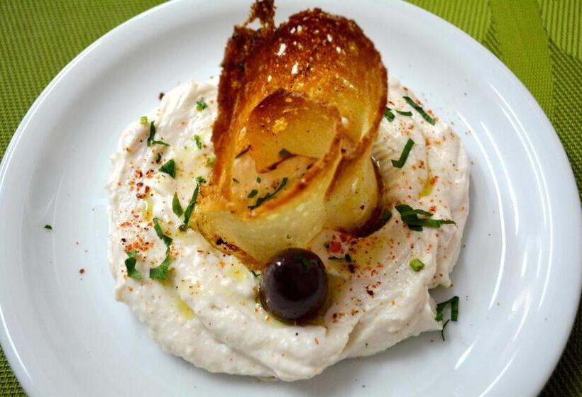 هتل Aretanassa