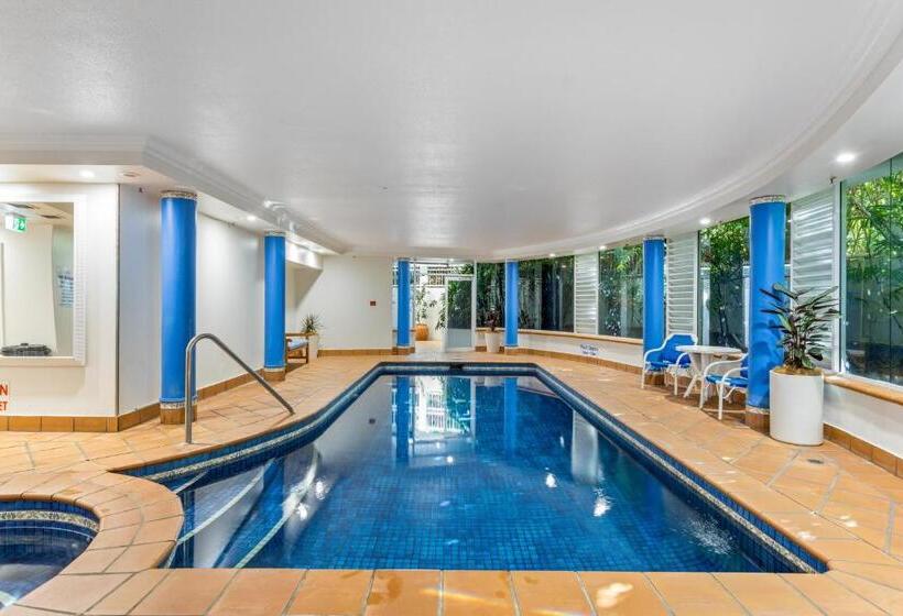هتل Ultiqa Burleigh Mediterranean Resort