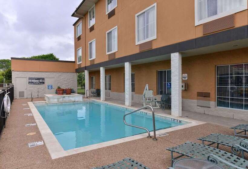 בית מלון כפרי Comfort Inn & Suites Frisco   Plano