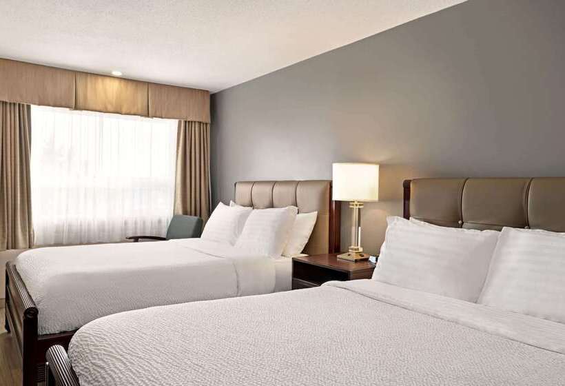 هتل Days Inn By Wyndham Fredericton