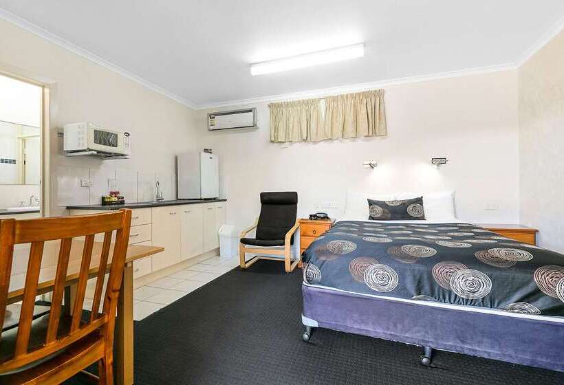 בית מלון כפרי Econo Lodge Park Lane