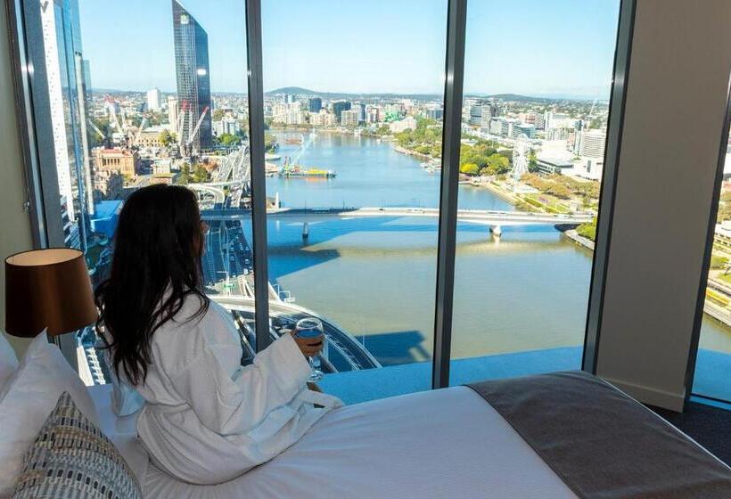 هتل Evolution Apartments