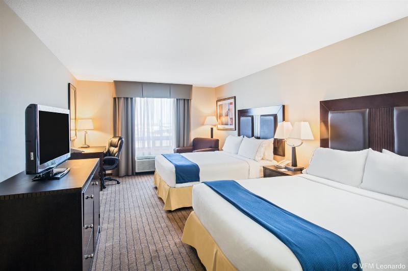 هتل Ramada By Wyndham Prince Albert