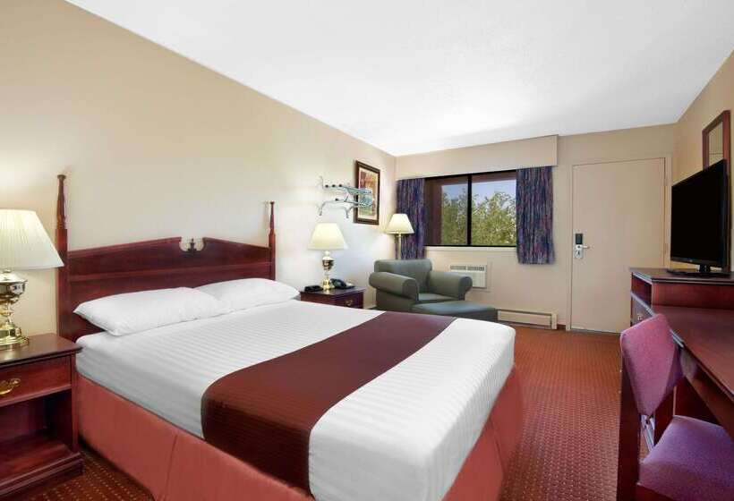 هتل Howard Johnson By Wyndham Red Deer