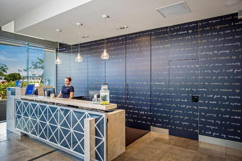 هتل Mantra Broadbeach On The Park