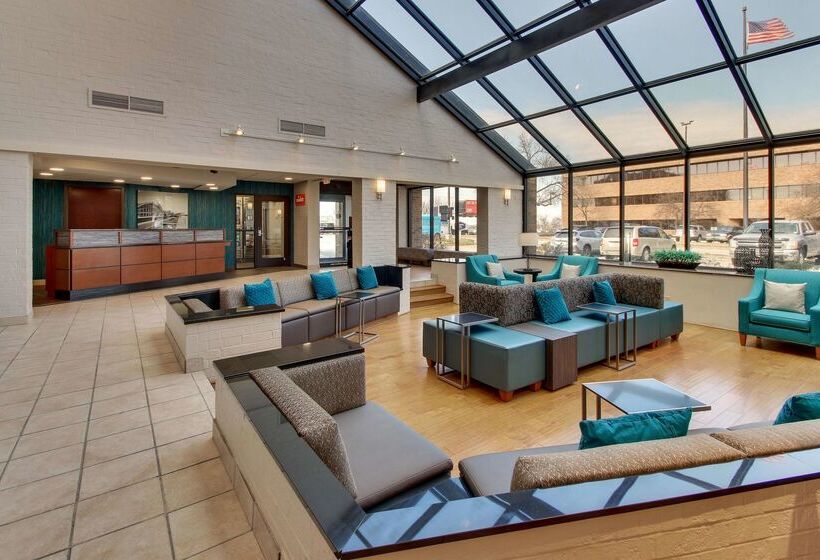 Отель Pear Tree Inn St Louis Airport