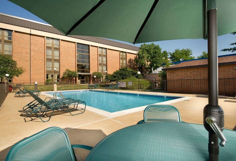 Отель Pear Tree Inn St Louis Airport