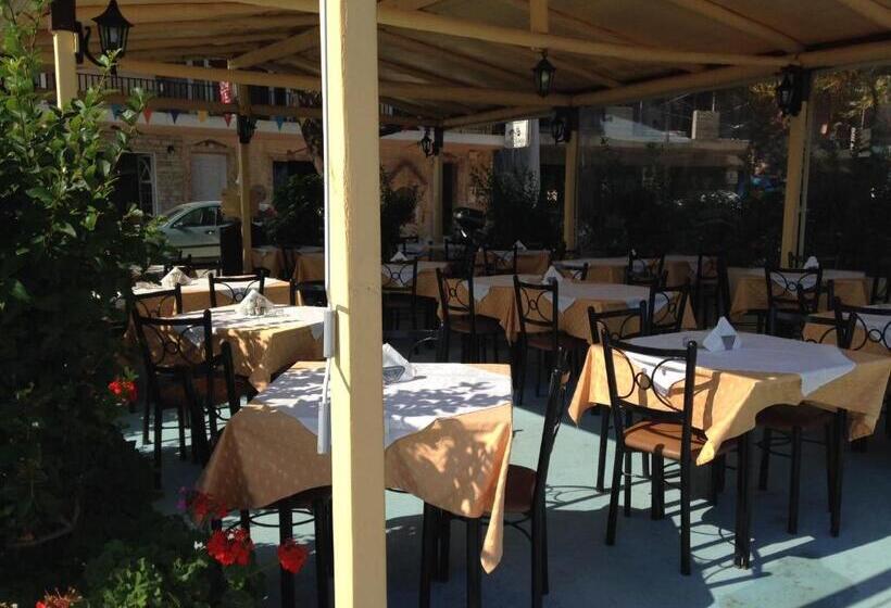 בית מלון כפרי Poros House