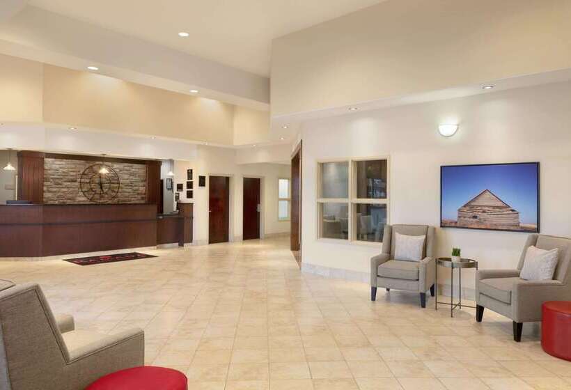 בית מלון כפרי Ramada By Wyndham Drayton Valley