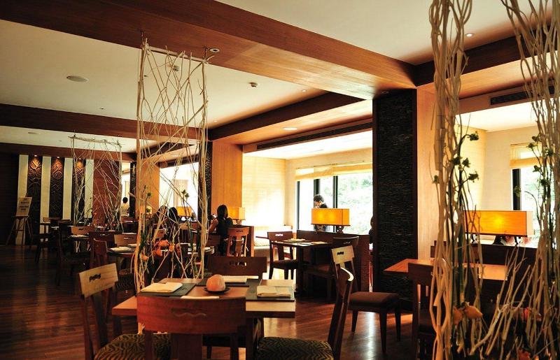 هتل Volando Urai Spring Spa And Resort