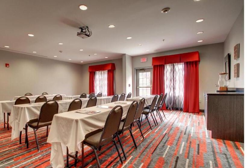 فندق La Quinta Inn & Suites By Wyndham Meridian