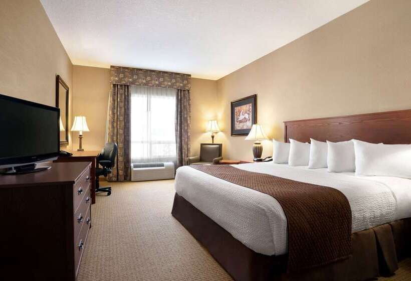 בית מלון כפרי Days Inn & Suites By Wyndham Strathmore