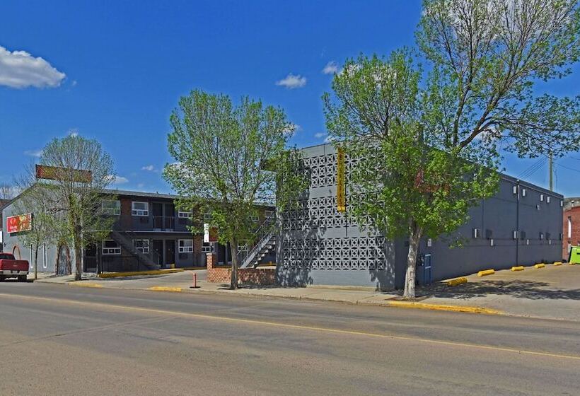 בית מלון כפרי Econo Lodge Inn & Suites Drumheller
