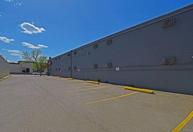 בית מלון כפרי Econo Lodge Inn & Suites Drumheller