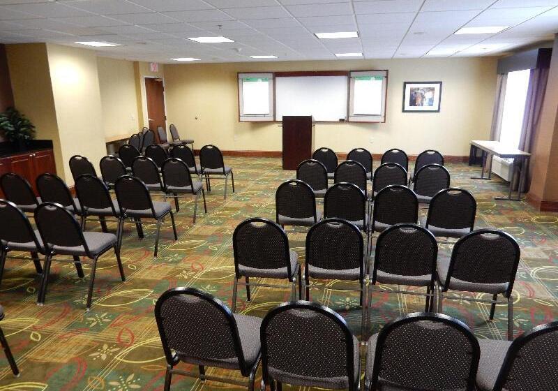 فندق Holiday Inn Express  & Suites Bufordmall Of Georgia