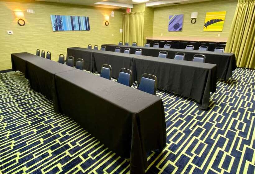 בית מלון כפרי Holiday Inn Express Suites Plant City By Ihg