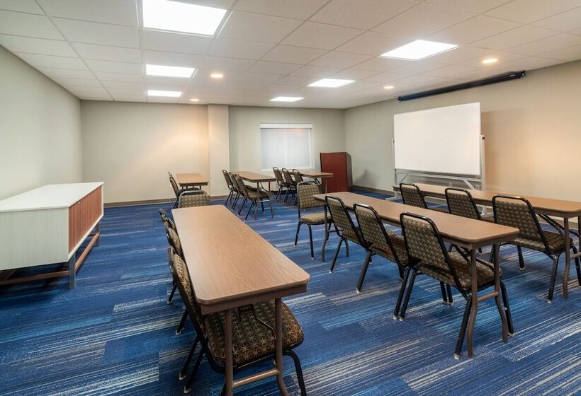 Holiday Inn Express Hotel & Suites Magee By Ihg