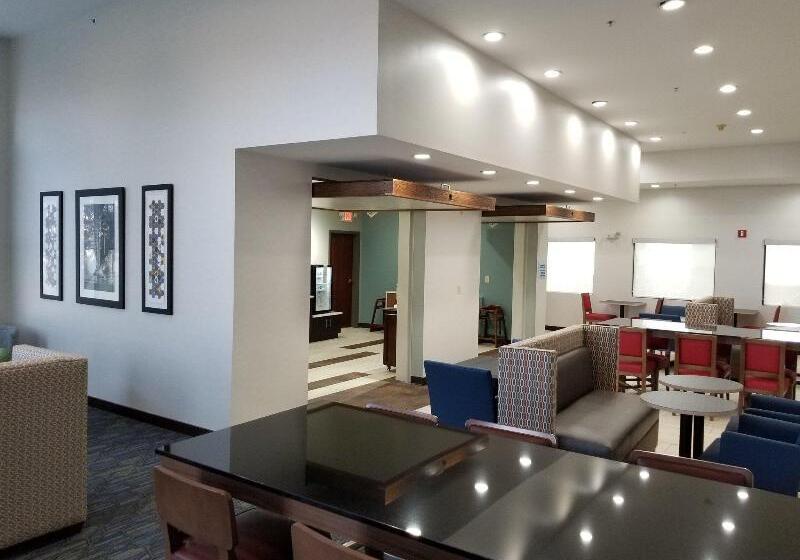 فندق Holiday Inn Express Birch Run Frankenmuth Area, An Ihg