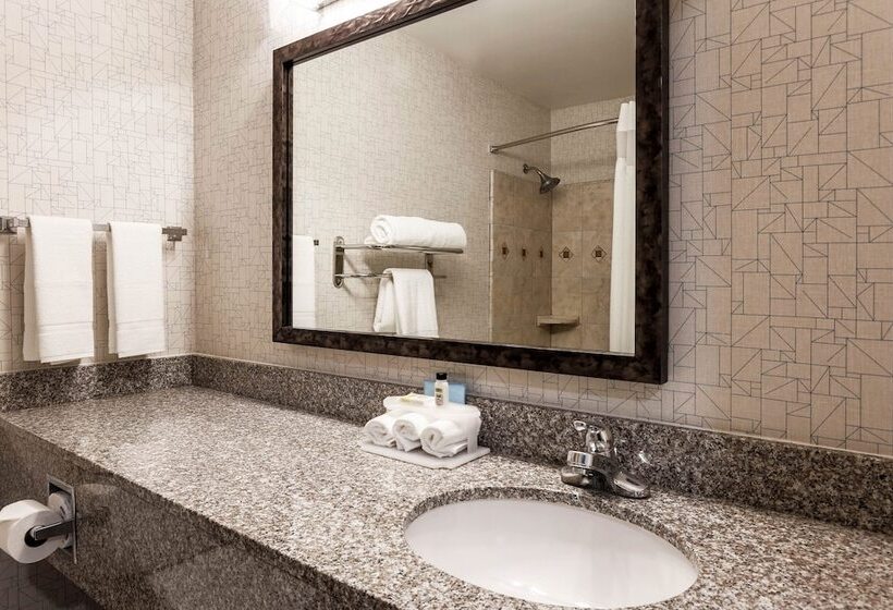 هتل Holiday Inn Express Lancaster, An Ihg