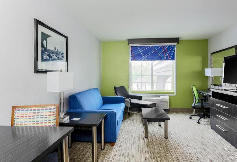 هتل Holiday Inn Express Lancaster, An Ihg