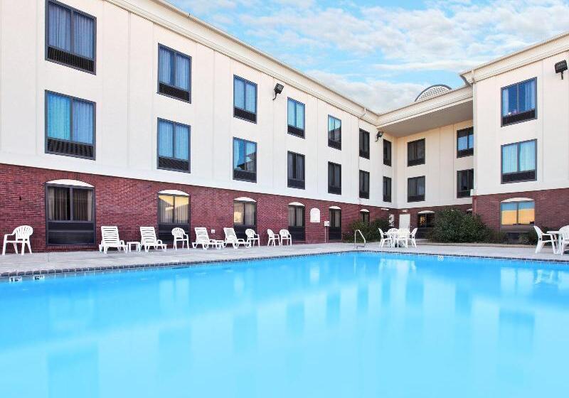 فندق Holiday Inn Express & Suites Pine Bluff/pines Mall, An Ihg