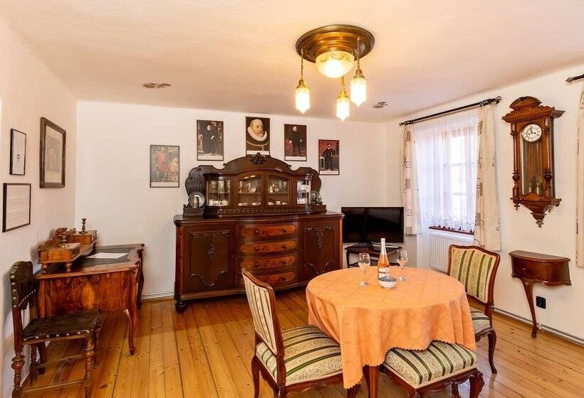 هتل Pension Nostalgie