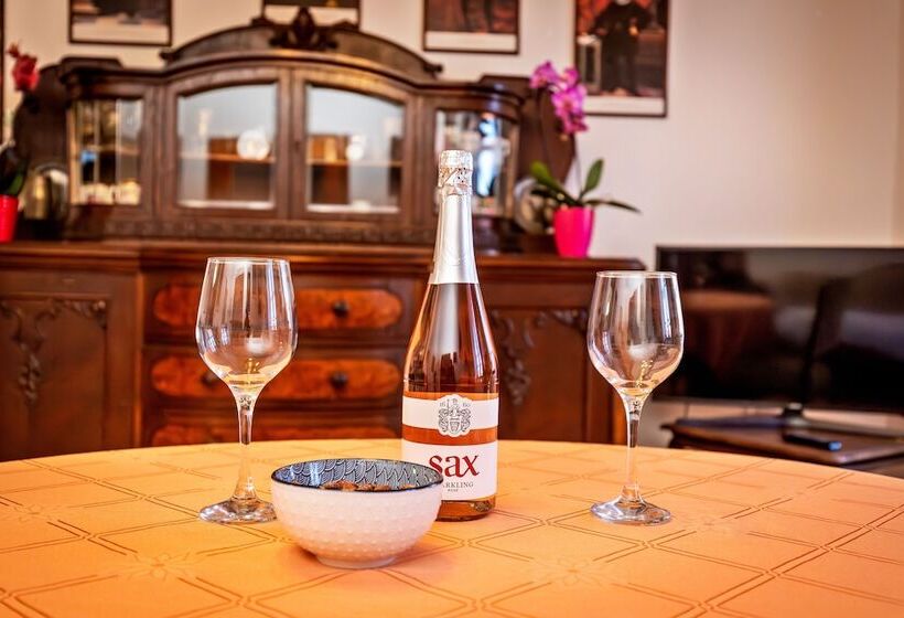 هتل Pension Nostalgie