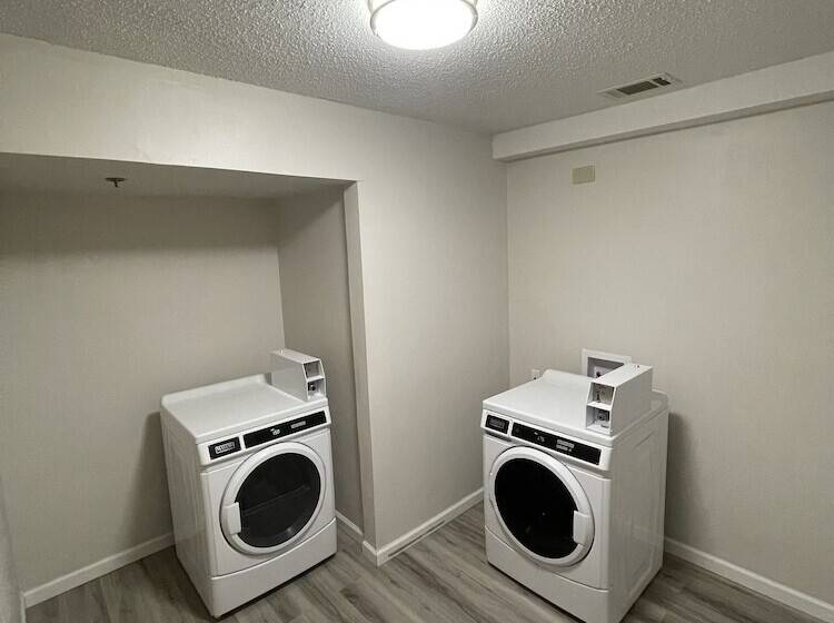 فندق Clarion Pointe Dillard Near Blue Ridge Mountains