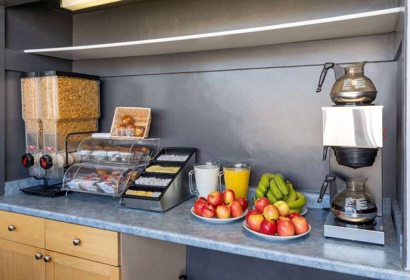 酒店 Thriftlodge By Wyndham Regina North