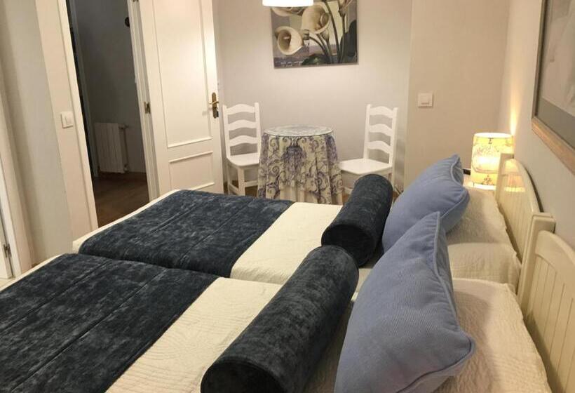 ペンション Hostal Restaurante Alarico