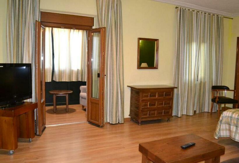 ペンション Hostal Aribel Longinos