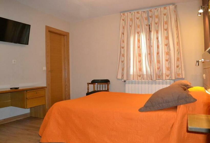 ペンション Hostal Aribel Longinos