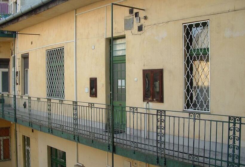 Ace Hostel