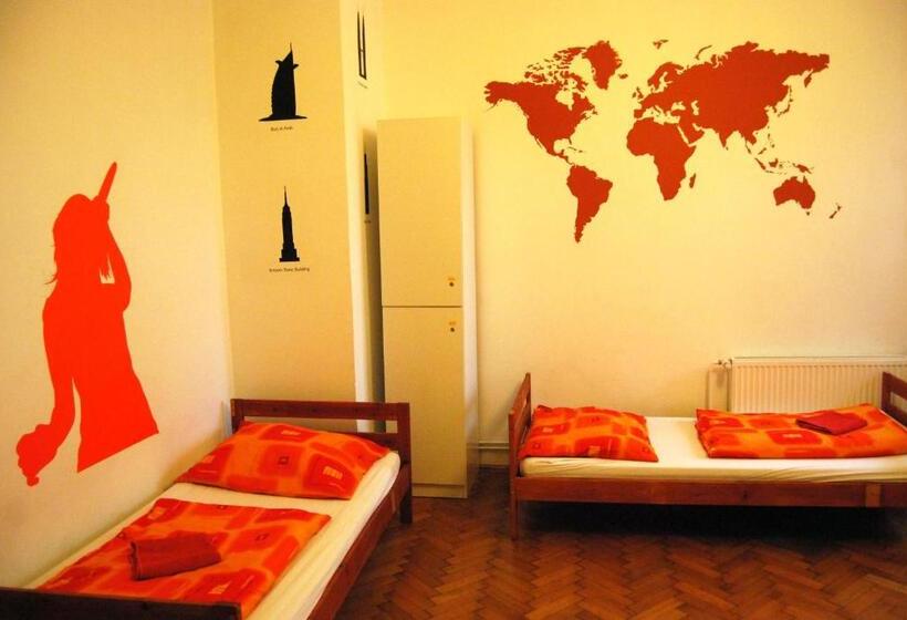 Boomerang Hostel