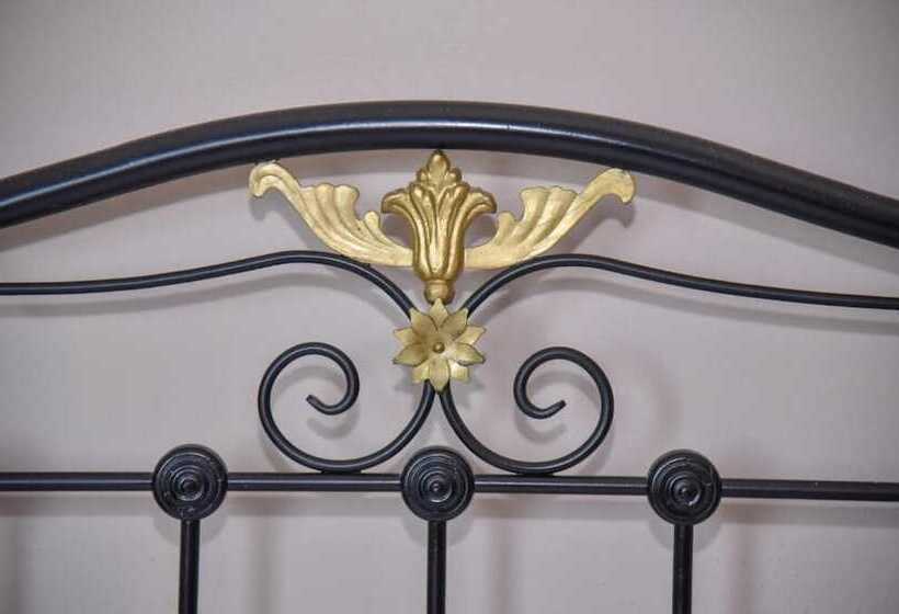 هتل Axilleion Guest House