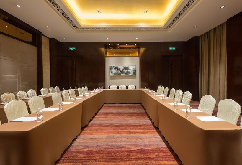 בית מלון כפרי Crowne Plaza Chengdu Panda Garden By Ihg