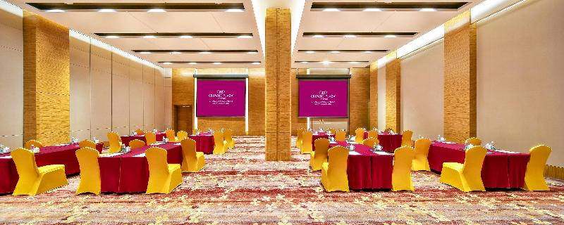 בית מלון כפרי Crowne Plaza Chengdu Panda Garden By Ihg