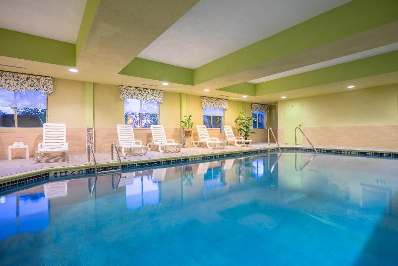 호텔 Holiday Inn Express And Suites   Quakertown, An Ihg