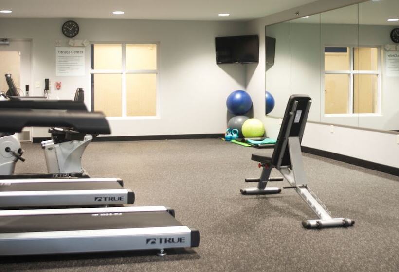 هتل Holiday Inn Express Hickory   Hickory Mart, An Ihg