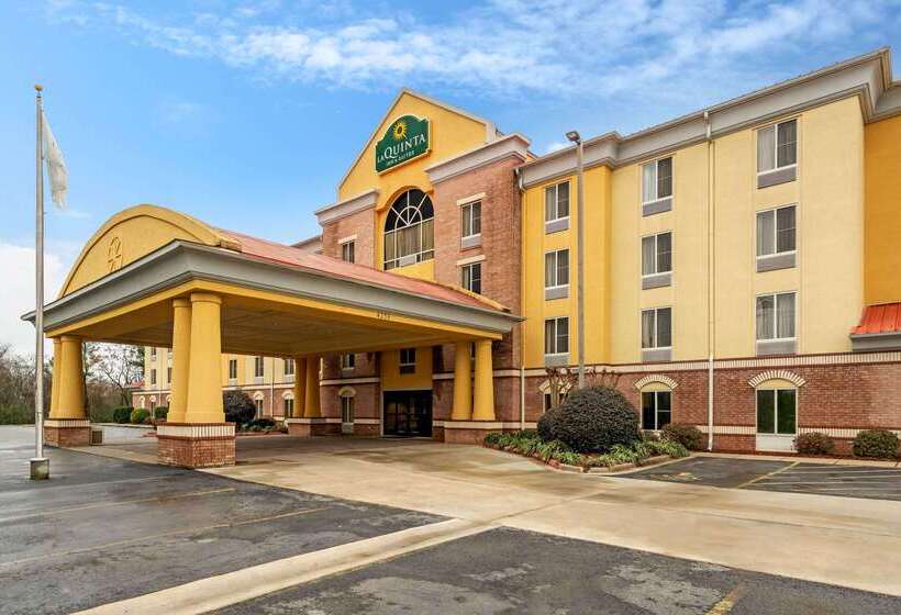 בית מלון כפרי La Quinta Inn & Suites By Wyndham Hot Springs