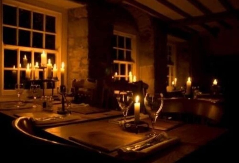 בית מלון כפרי The White Lion Inn