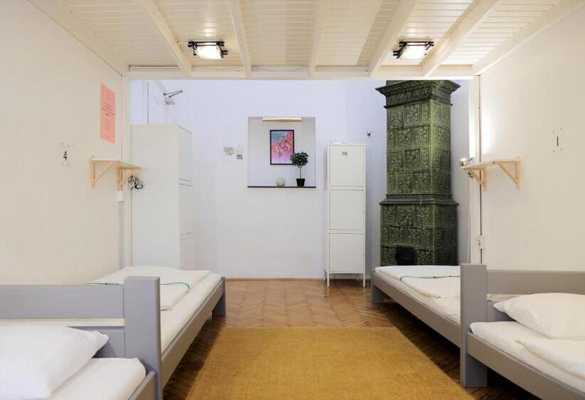 簡易ホテル Maverick Ensuites