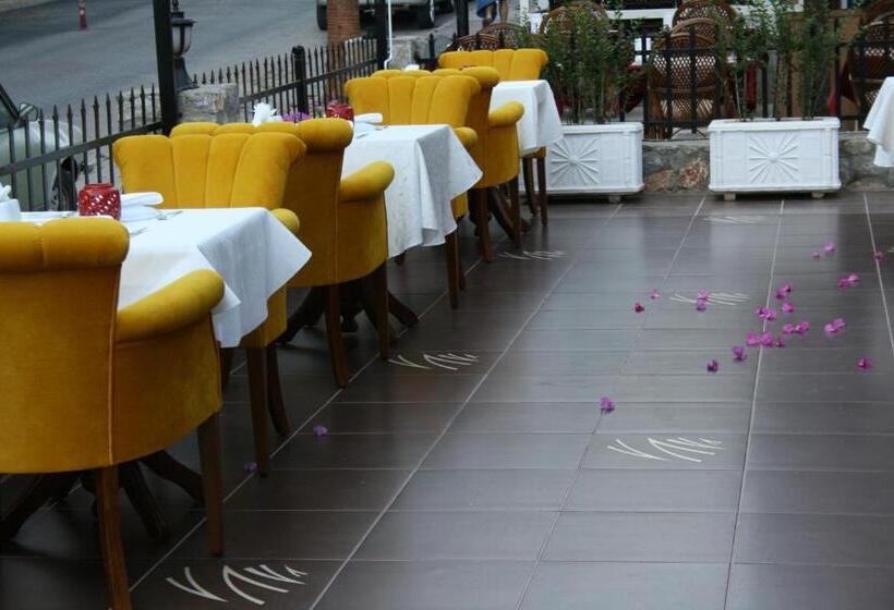 هتل Ata Lagoon Beach